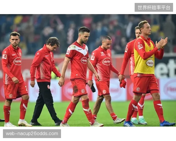 穆阿尼在俱乐部的低迷状态或使其失去主力位置，中锋竞争进入白热化。